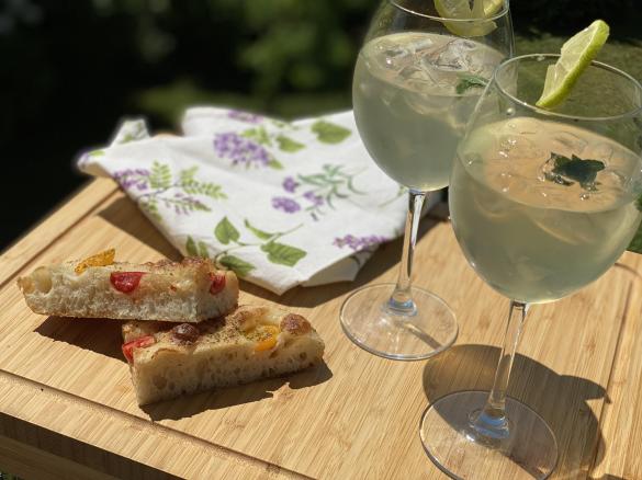 Cocktail Hugo e focaccia ad alta idratazione - Contest Aperitivo