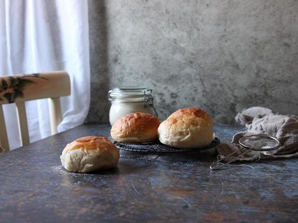 Brioche sofficissime vegane con pasta madre