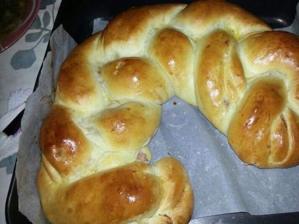 treccia ripiena di salsiccia provola e friarielli