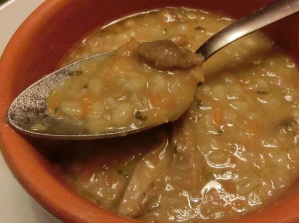 Zuppa di Orzo, Funghi e Lenticchie Rosse