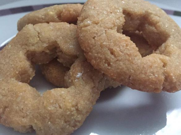 BISCOTTI CON FROLLA DI MELA