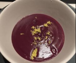 Vellutata di carote viola, patate e zenzero