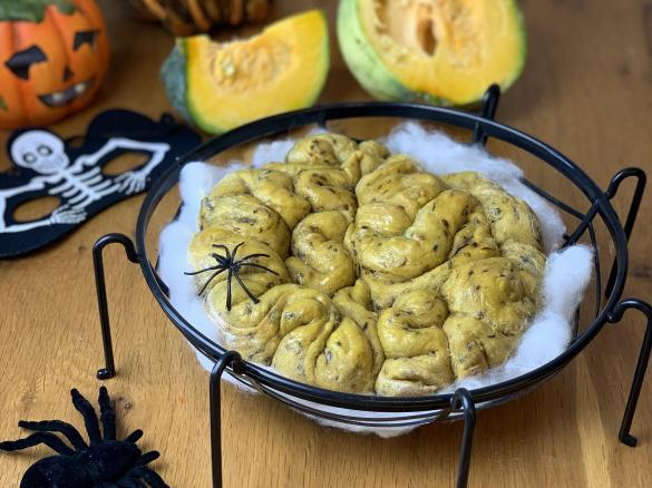 Pane zucca e radicchio spaventoso (staffetta di Halloween)