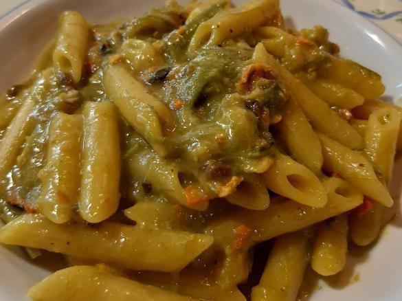PENNE RISOTTATE ASPARAGI , FRUTTI DI MARE E ZAFFERANO