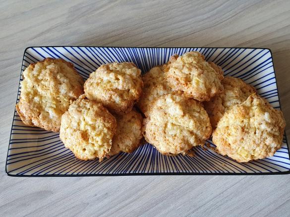Biscotti alle mele senza latte, senza uova