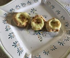 Coccoi prena. Piccole focaccine ripiene tipiche sarde