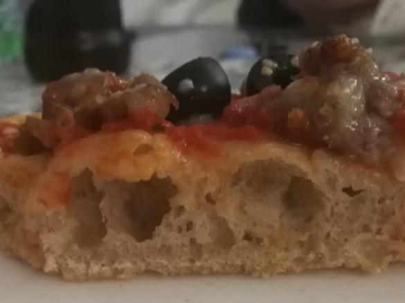 Variante di PIZZA A LUNGA LIEVITAZIONE E ALTA IDRATAZIONE con farina integrale