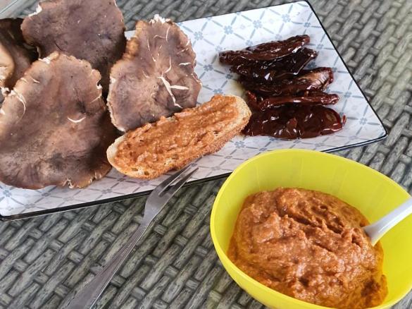 Crema di funghi e pomodori secchi