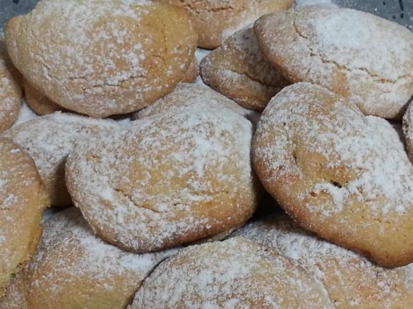 Ravioli dolci alla frutta secca