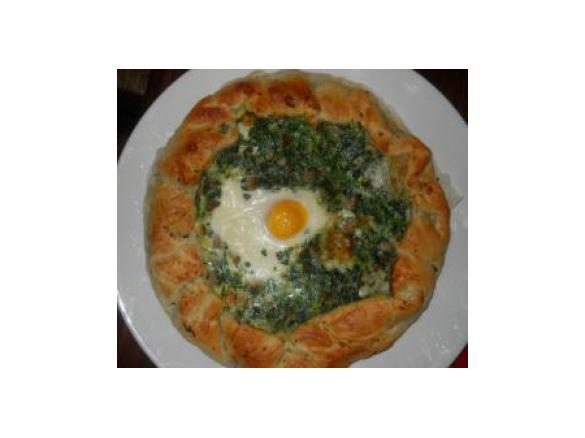 Torta Salata con Erbette pancetta e Scamorza