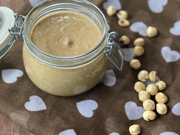 Pasta di nocciole (100% solo nocciole)