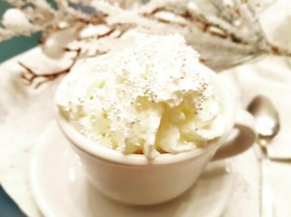 Cioccolata calba bianca con crema di whisky e panna - Contest cioccolata calda