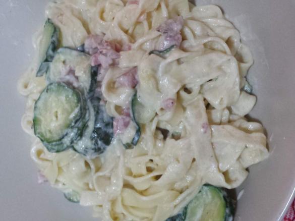 Sugo panna zucchine e speck