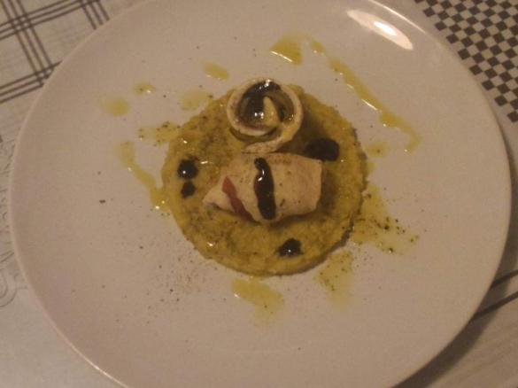 Rolatine di pollo con purea di cavolini di Bruxelles