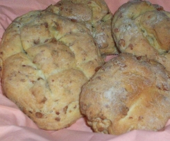 Focaccine con i ciccioli (Costedda cun gedra) 