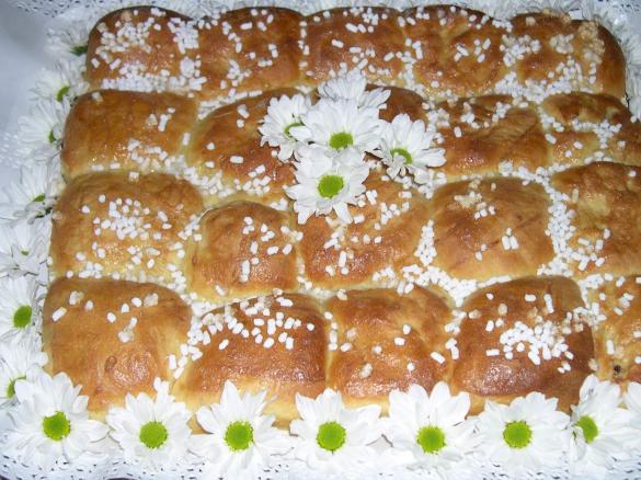 PAN BRIOCHE RIPIENO ALLA CREMA DI NOCCIOLE