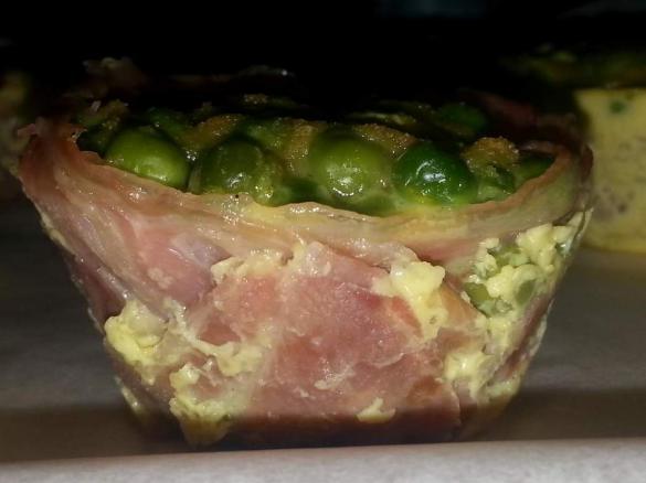 Tortini di frittata di piselli e pancetta al forno