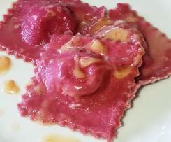 RAVIOLI VIOLA DI  PATATE E FUNGHI (contest rape)
