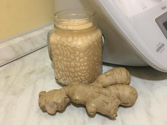 Papaia, kefir e zenzero