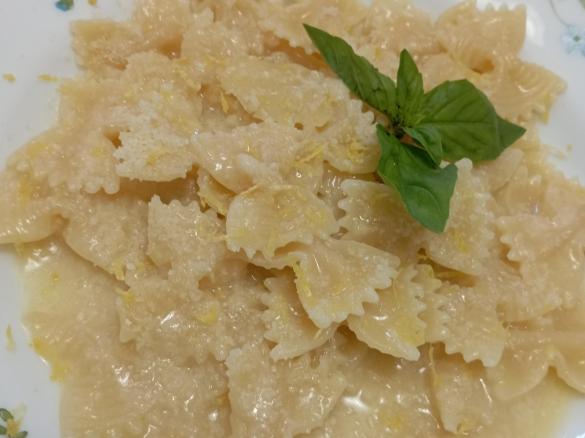 Pasta alle scorze di limone