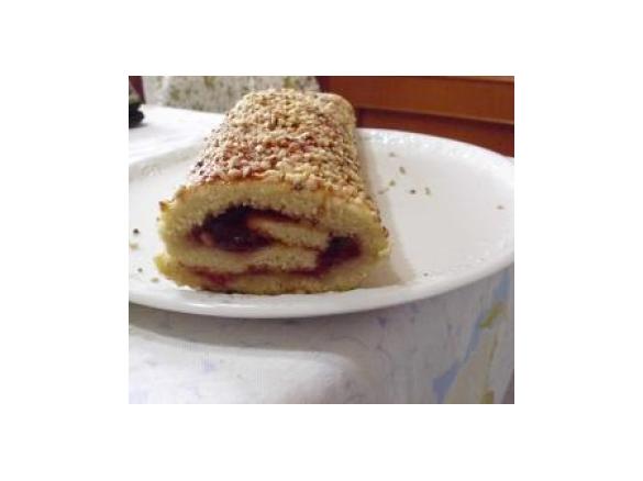 tronco farcito con marmellata ricoperto con graniglia di nocciole