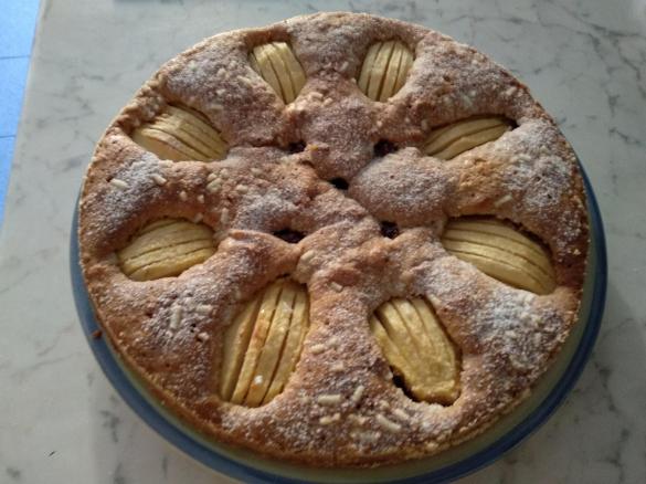 Torta senza glutine al grano saraceno con mele e fragole