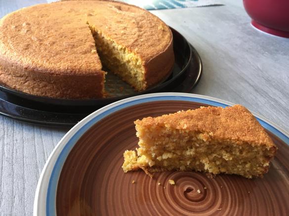 Pan di Spagna carote e mandorle