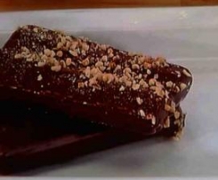 Stecco gelato alla vaniglia e amarene con praline