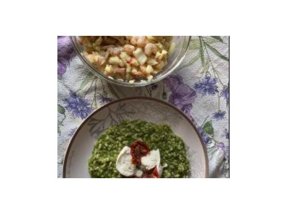 RISOTTO LATTUGA POMODORINI E MOZZARELLA . INSALATA DI FINOCCHI GAMBERI E MELE  ( Cena Bimbyne)