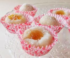 Pasticcini di mandorle con cuore all'arancia