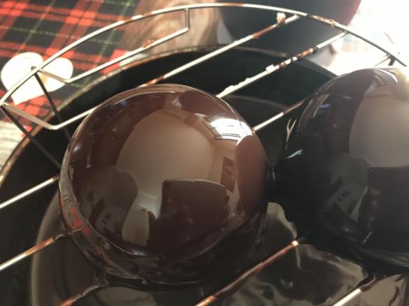 Glassa a specchio al cacao