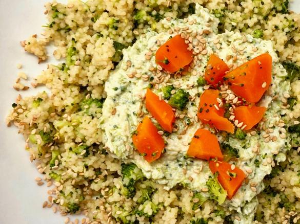 Cous cous con broccoli e crema di ricotta