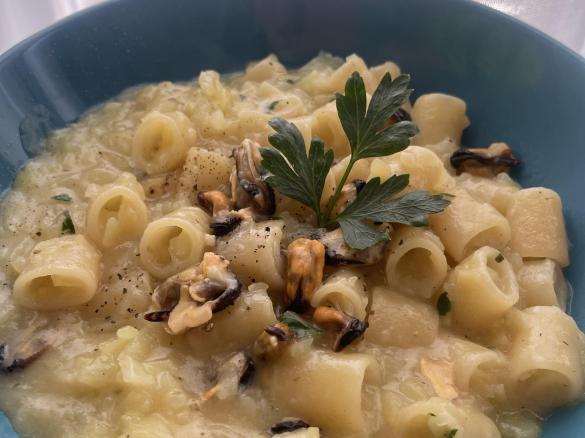 Pasta con patate e cozze