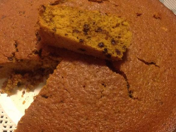 Torta carote con gocce di cioccolato