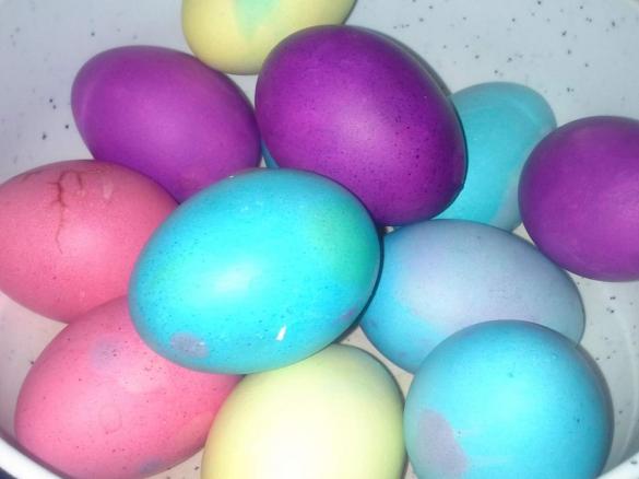 colorare e cuocere uova di pasqua