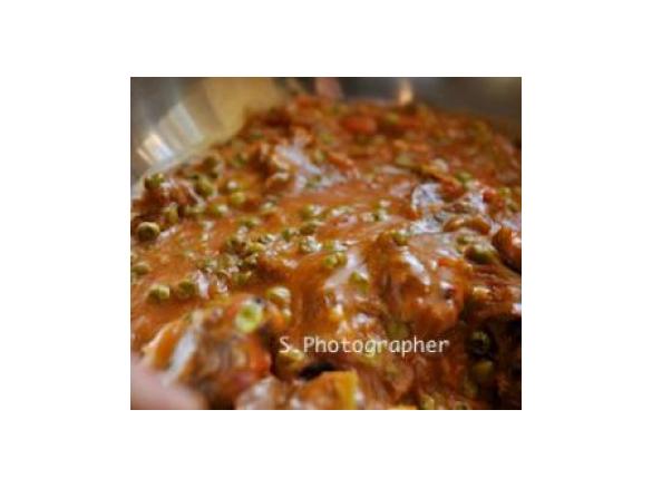 SPEZZATINO DI CARNE CON PISELLI