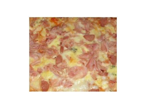 pizza gorgonzola, prosciutto e wurstel
