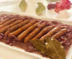 Salsiccia con contorno di cipolle di Tropea In agrodolce