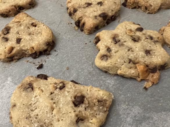 Biscotti gocce cioccolato & nocciole superveloci