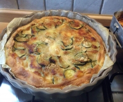 Torta salata di zucchini su base alla ricotta