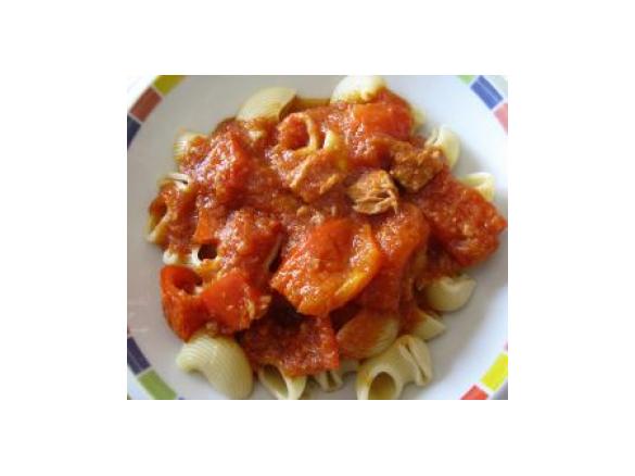 Pasta al sugo di tonno e peperoni 