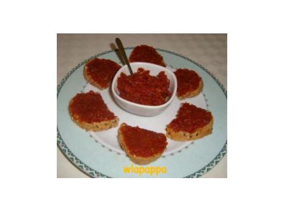 patè o antipasto di pomodori secchi