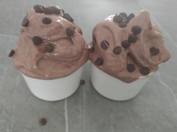 Gelato banana e cioccolato (senza uova, senza latte e ev. senza zucchero)