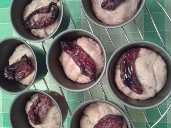 Muffin salati con pomodori secchi e prosciutto