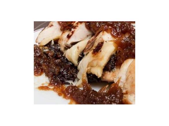 Petto di tacchino ripieno con cipolle confit