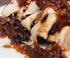 Petto di tacchino ripieno con cipolle confit