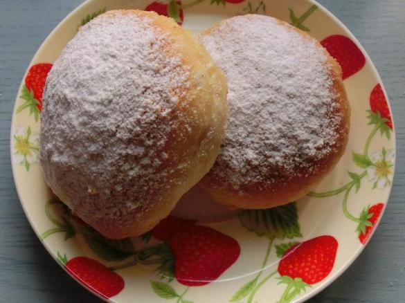 Focaccine Dolci con Glassa alle Nocciole