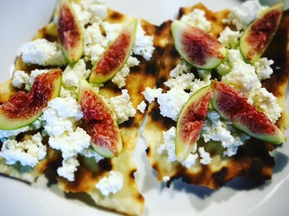 Primo sale su pane guttiau e fichi