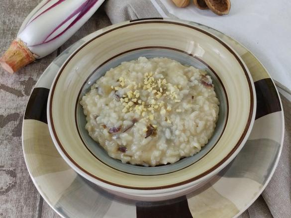 Risotto al radicchio senza burro e senza formaggio