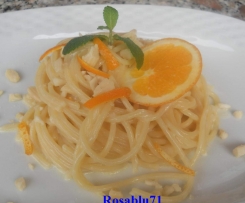 Spaghetti con Arancia Taleggio e Granella di Mandorle 